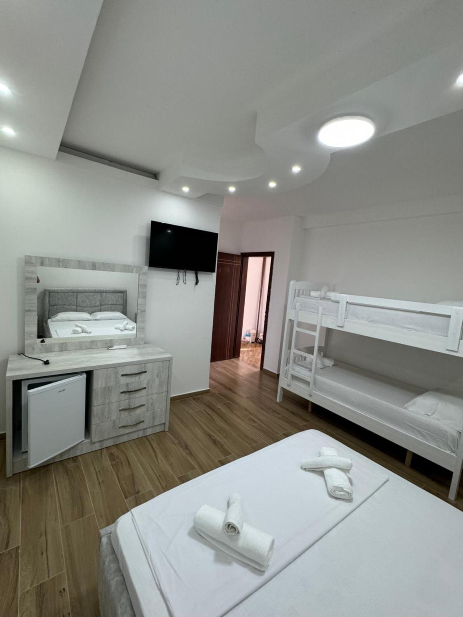 Restorant Hotel Niku Shetaj Zewnętrze zdjęcie