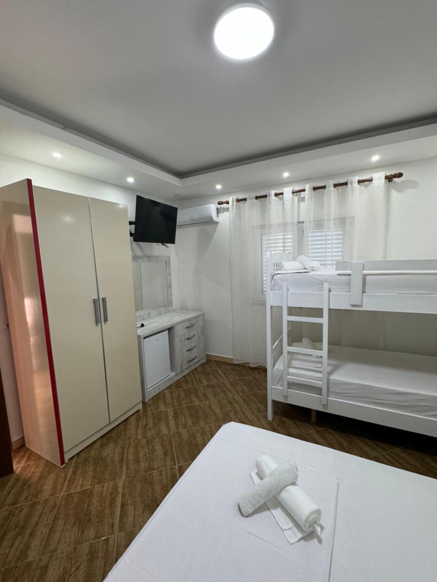 Restorant Hotel Niku Shetaj Zewnętrze zdjęcie