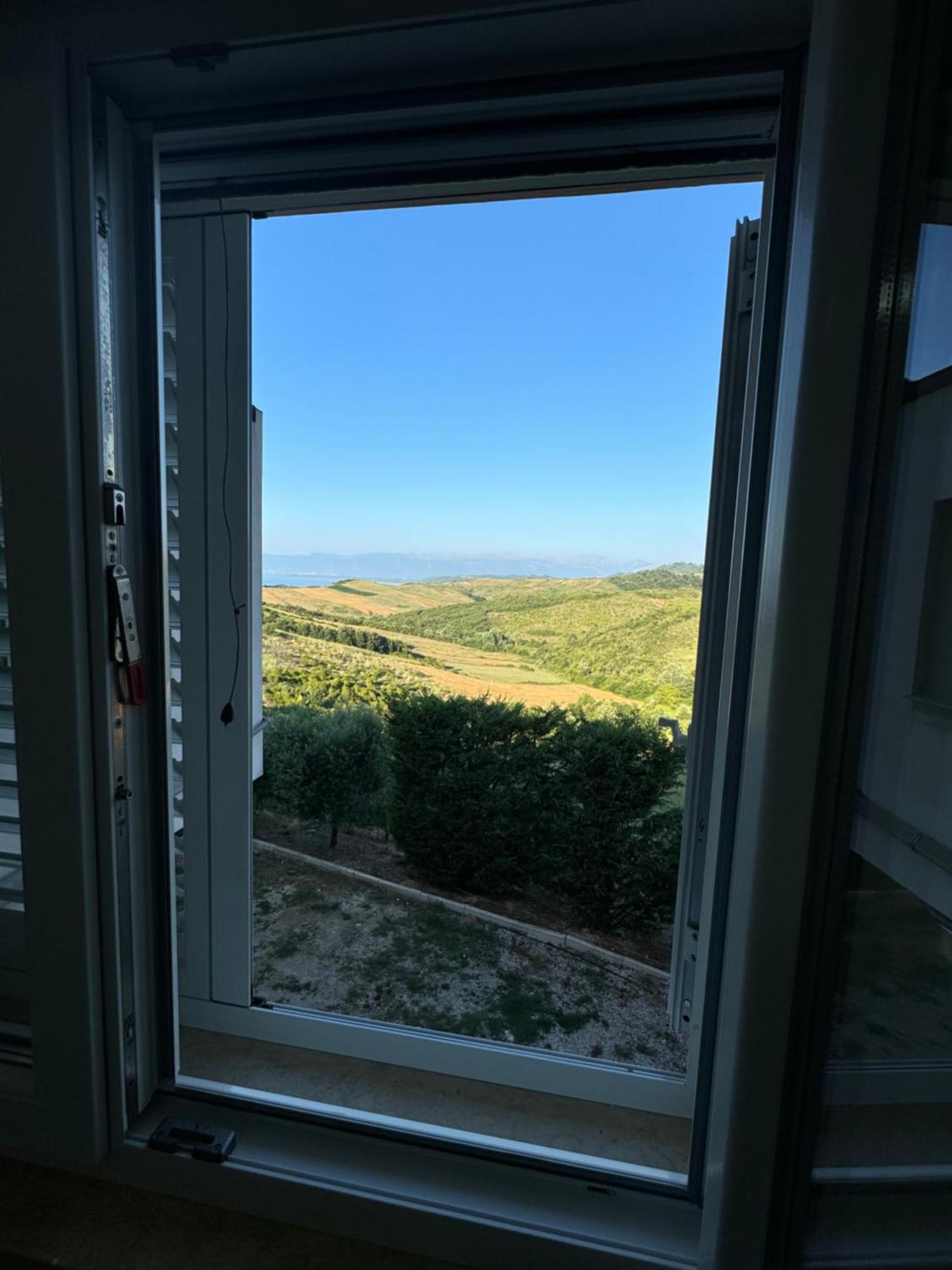 Restorant Hotel Niku Shetaj Zewnętrze zdjęcie