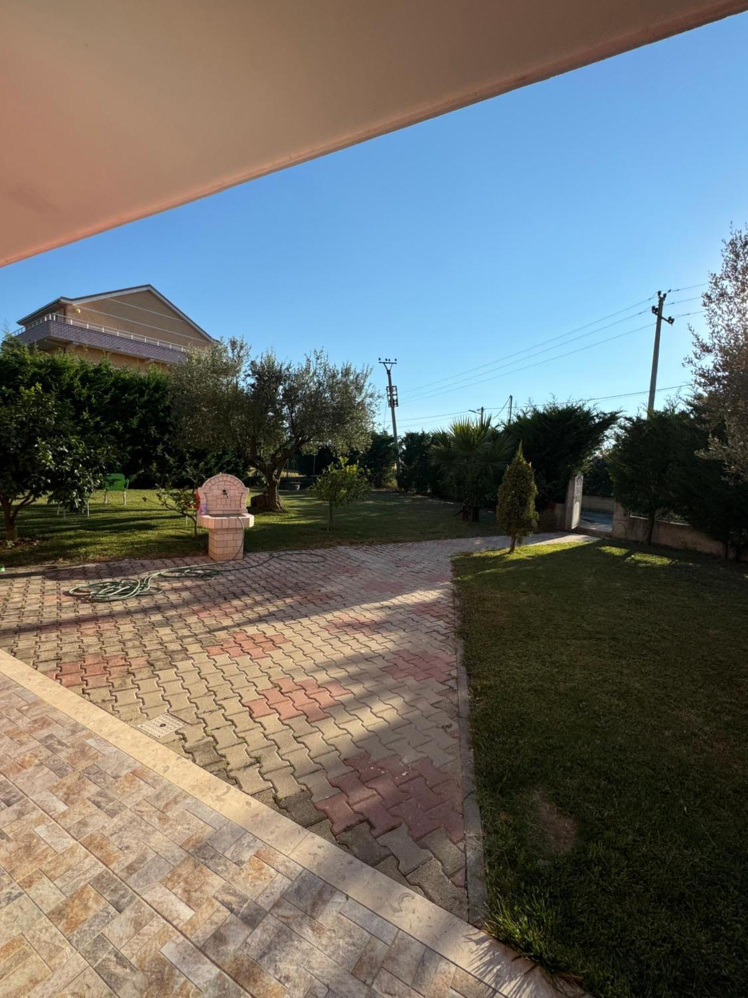 Restorant Hotel Niku Shetaj Zewnętrze zdjęcie