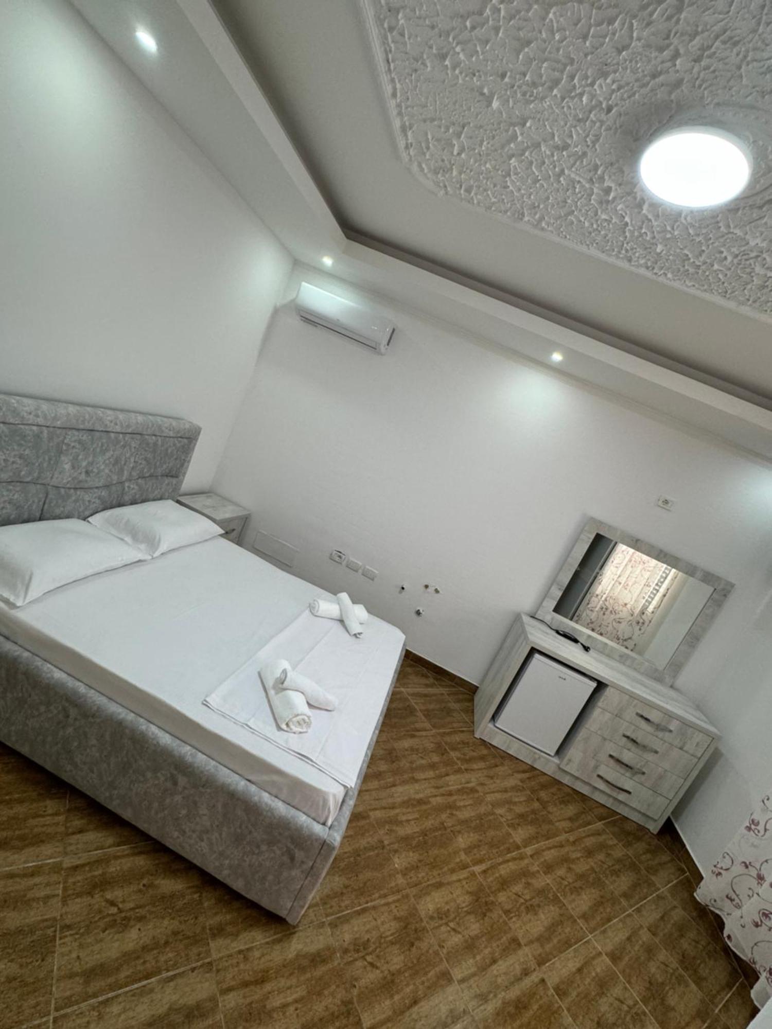 Restorant Hotel Niku Shetaj Zewnętrze zdjęcie